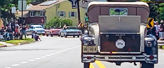 Restored Rusty Relics event - parade